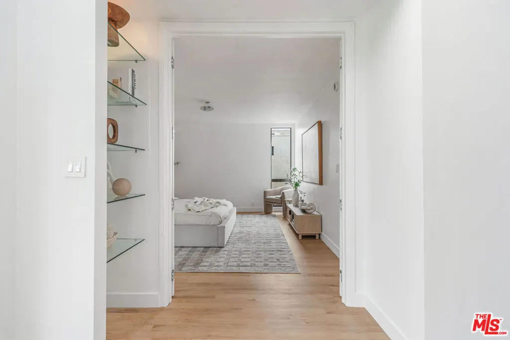 8380 Waring Avenue 308, West Hollywood, California 90069 home-pic-10